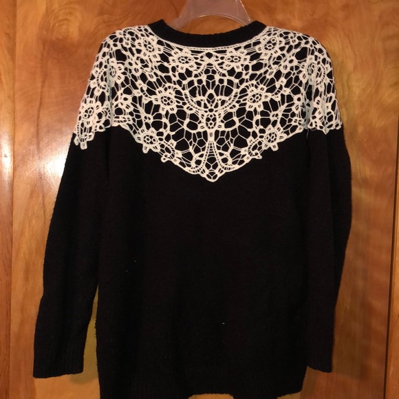Black lace shoulder sweater from Forever 21 - Picture 2 of 2